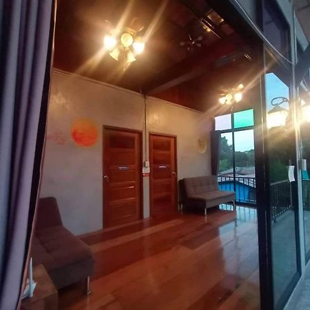 Baan Rabiangdao Uthaithani Утай Тани Екстериор снимка
