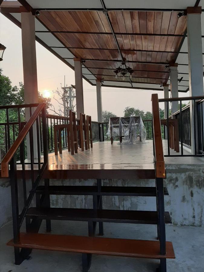 Baan Rabiangdao Uthaithani Утай Тани Екстериор снимка